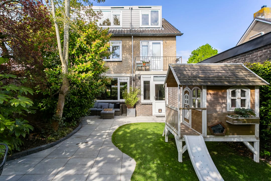 Sustainable Corner Home with 7 Rooms on Green Marelaan — 28