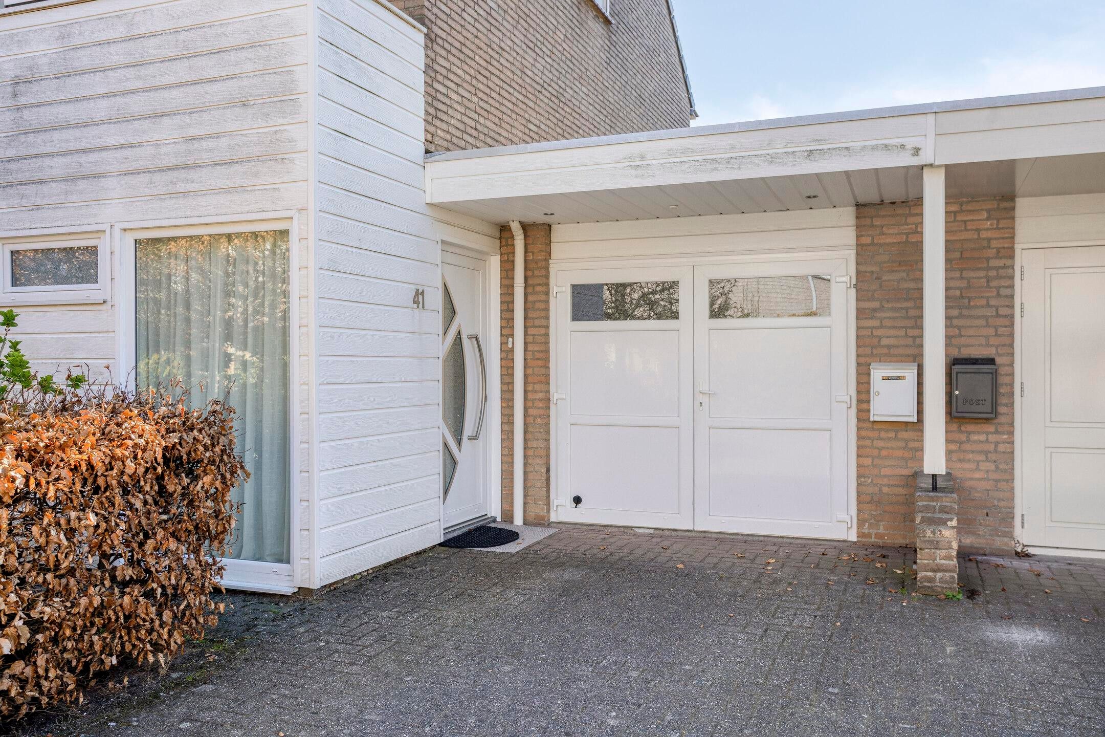 Turn-Key Semi-Detached Family Home in Sought-After Mierlo Location — 21