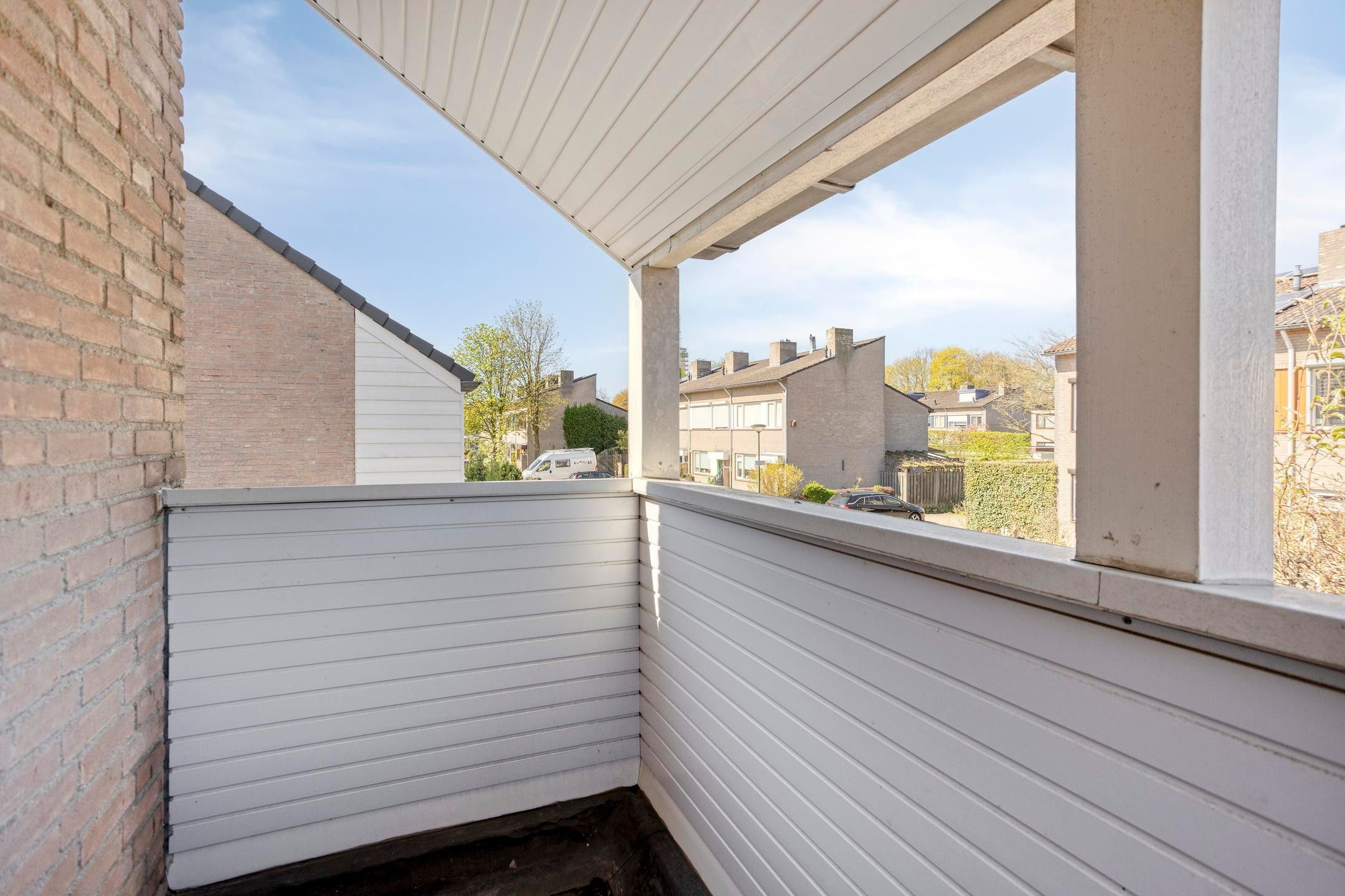 Turn-Key Semi-Detached Family Home in Sought-After Mierlo Location — 30