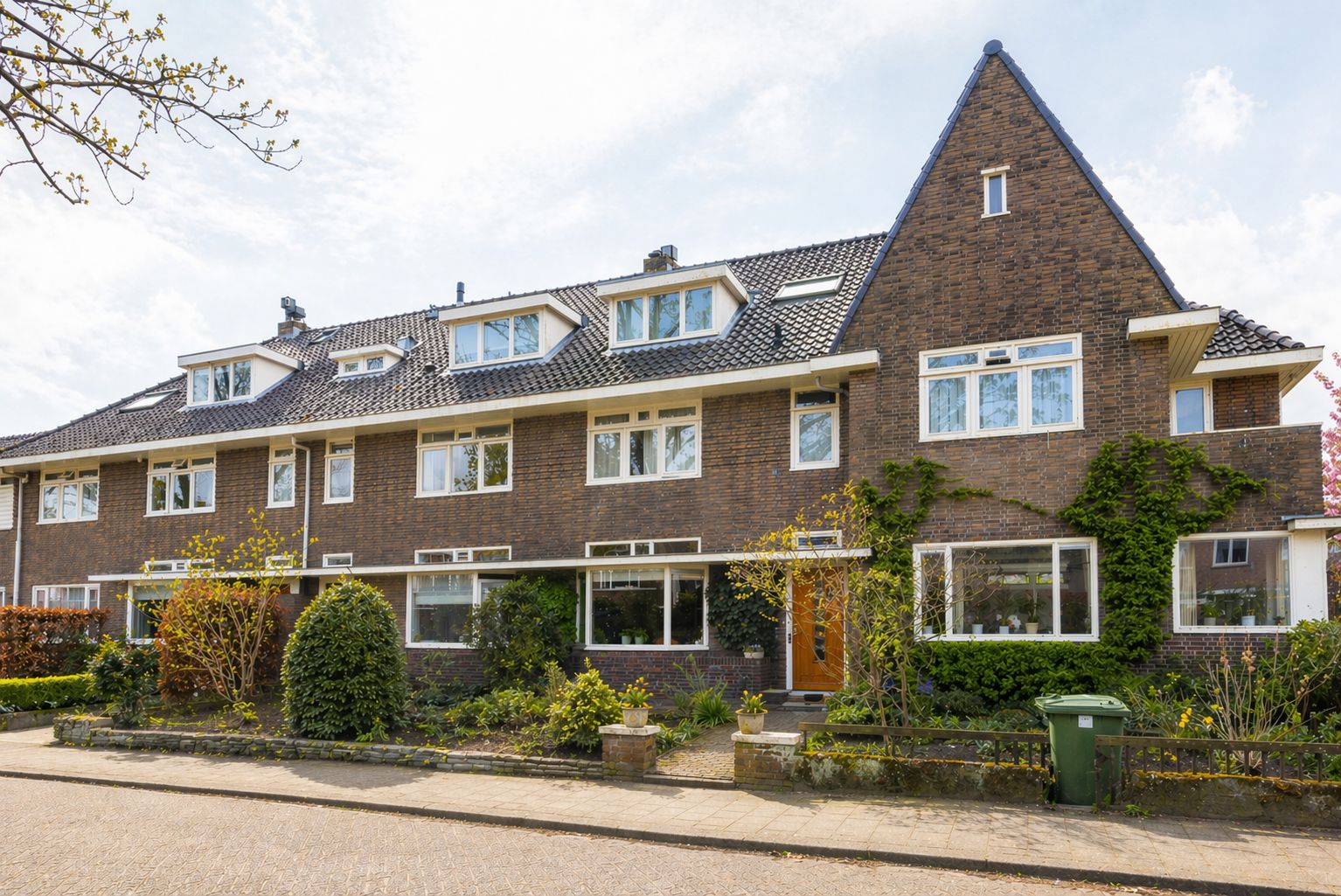 Foto 3 van Maarten Dijkshoornlaan 10