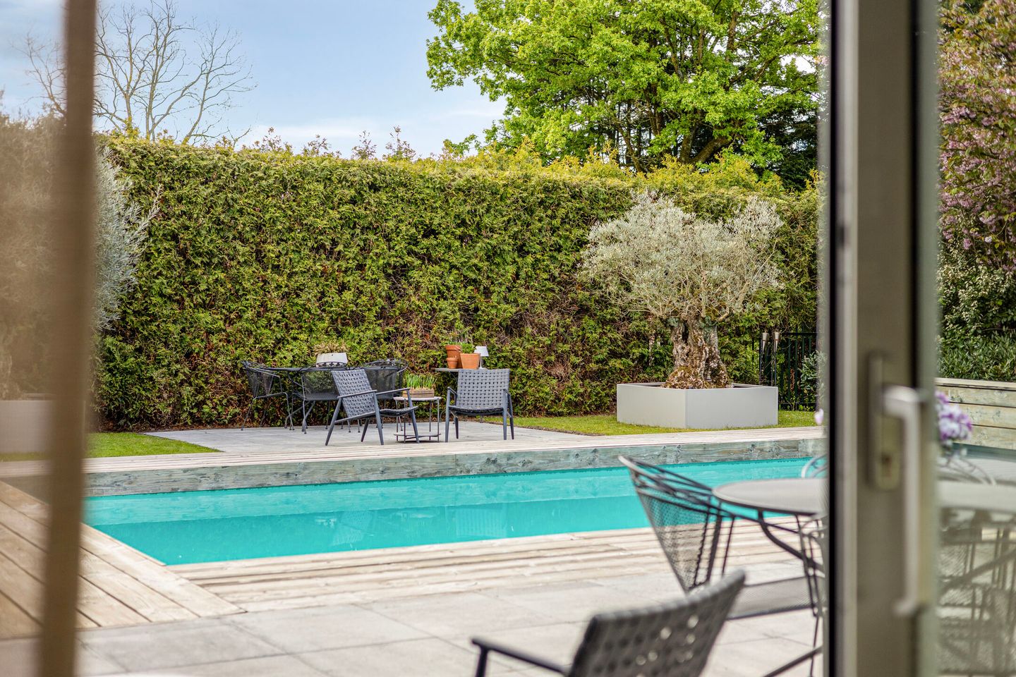 Luxury Bungalow Villa with Private Heated Pool and Lush Garden — 49