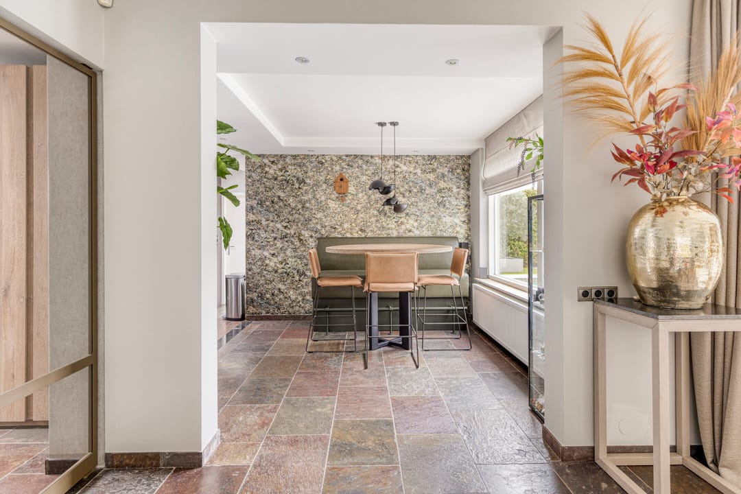Luxury Bungalow Villa with Private Heated Pool and Lush Garden — 28
