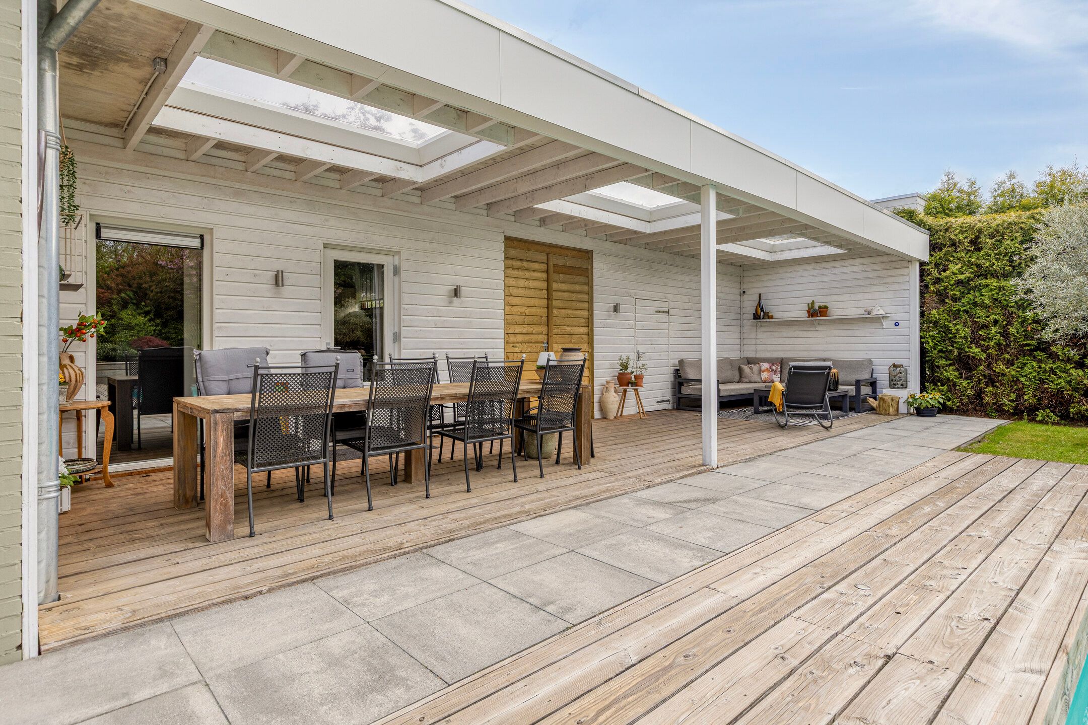 Luxury Bungalow Villa with Private Heated Pool and Lush Garden — 51