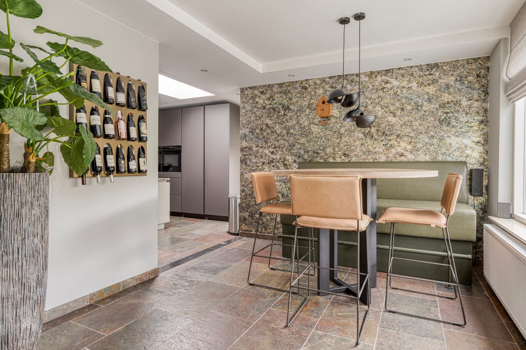 Luxury Bungalow Villa with Private Heated Pool and Lush Garden — 31