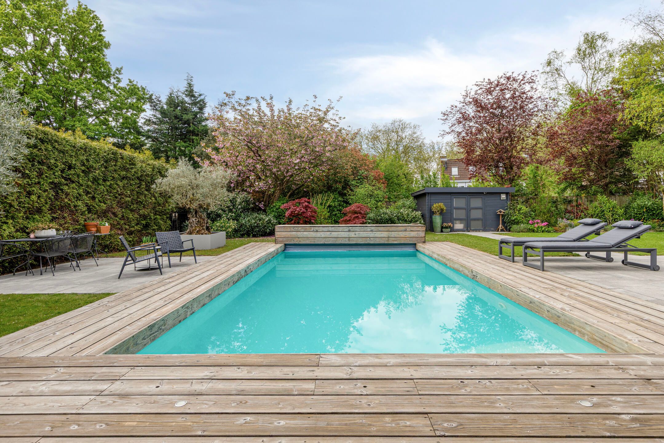 Luxury Bungalow Villa with Private Heated Pool and Lush Garden — 54