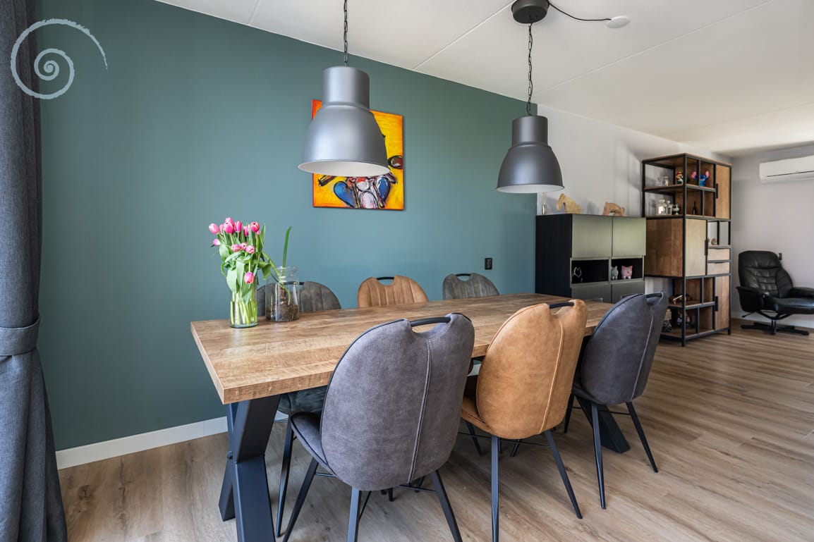 Surprisingly spacious semi-detached home with water-side terrace in Middelharnis — 12