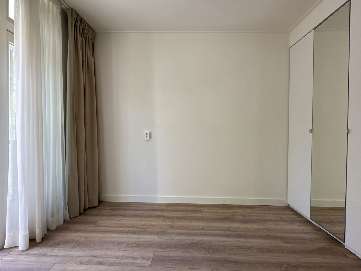 Photo 10 of Woestduinstraat 33-1