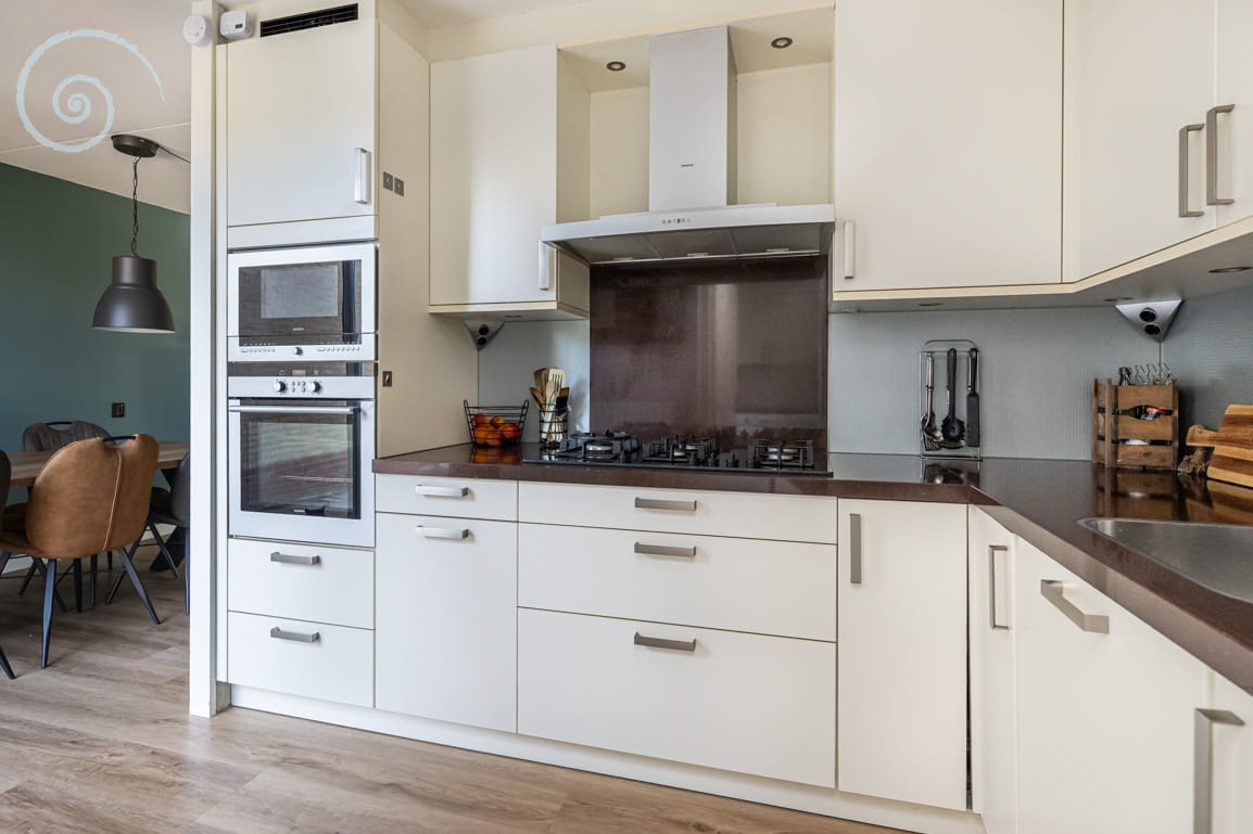 Surprisingly spacious semi-detached home with water-side terrace in Middelharnis — 14