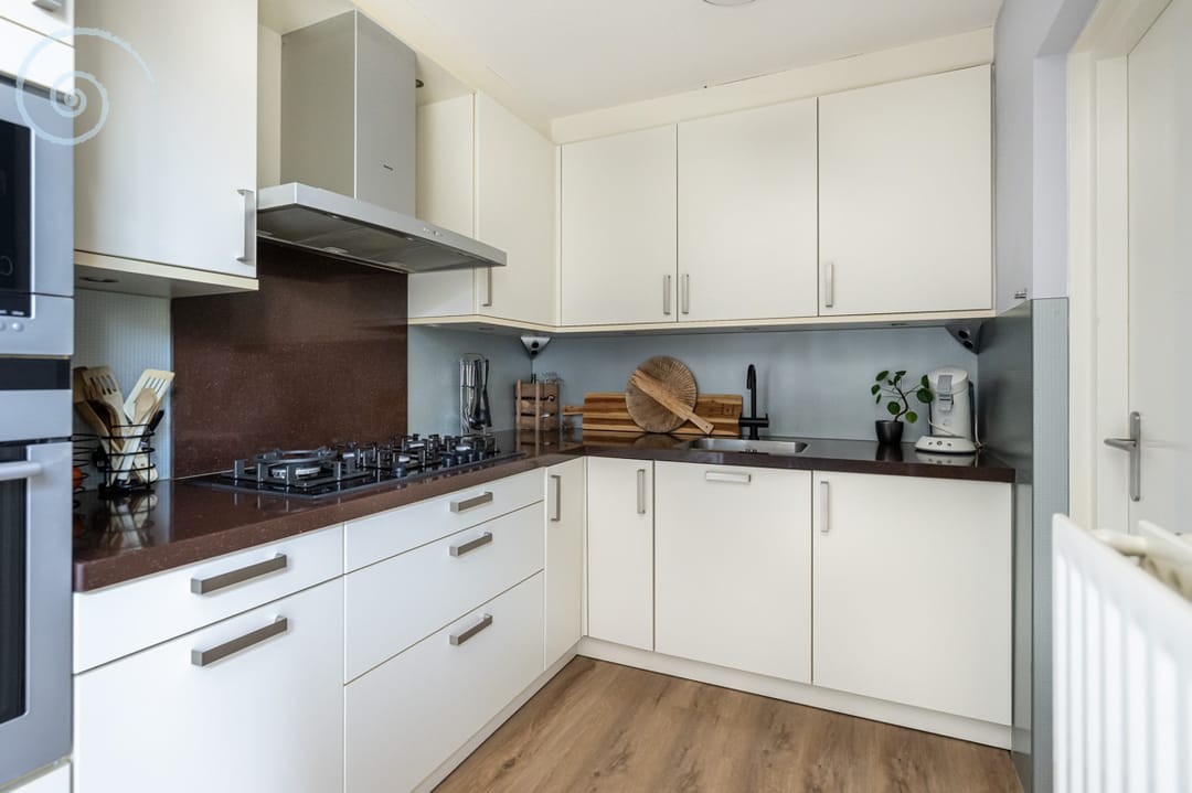 Surprisingly spacious semi-detached home with water-side terrace in Middelharnis — 13