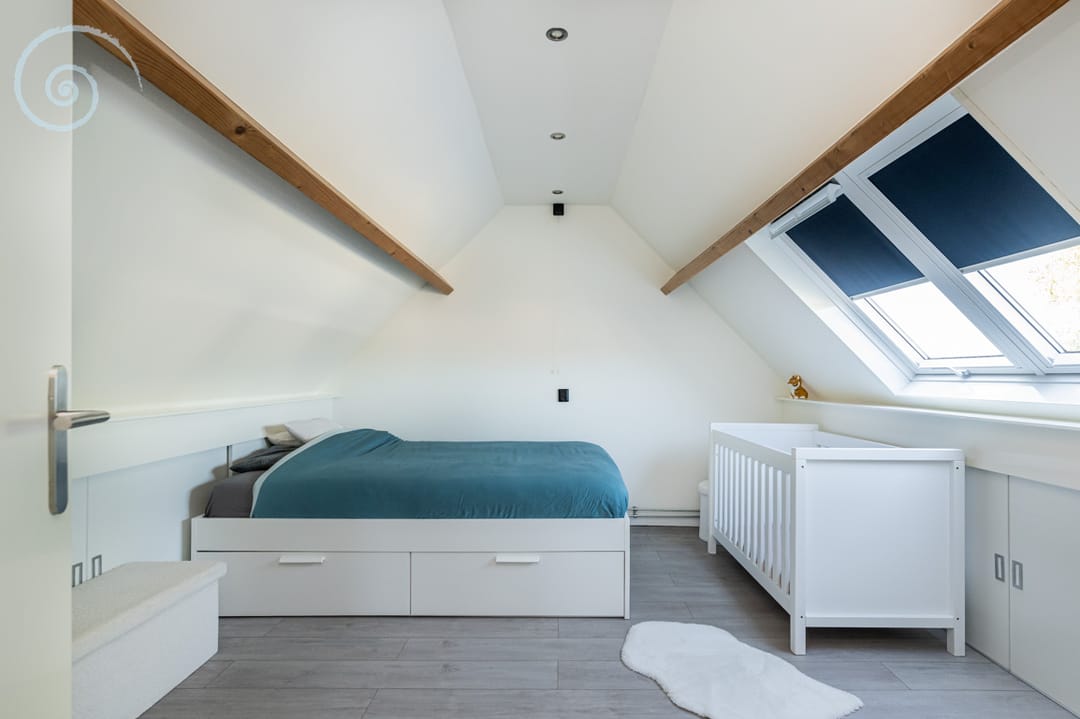 Surprisingly spacious semi-detached home with water-side terrace in Middelharnis — 32