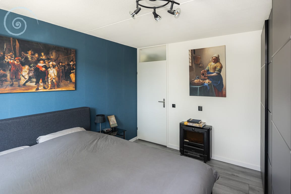 Surprisingly spacious semi-detached home with water-side terrace in Middelharnis — 21