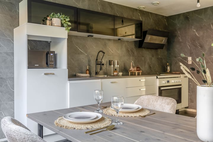 Tussenwoning te koop: Lau Mazirellaan 245, 'S-Gravenhage