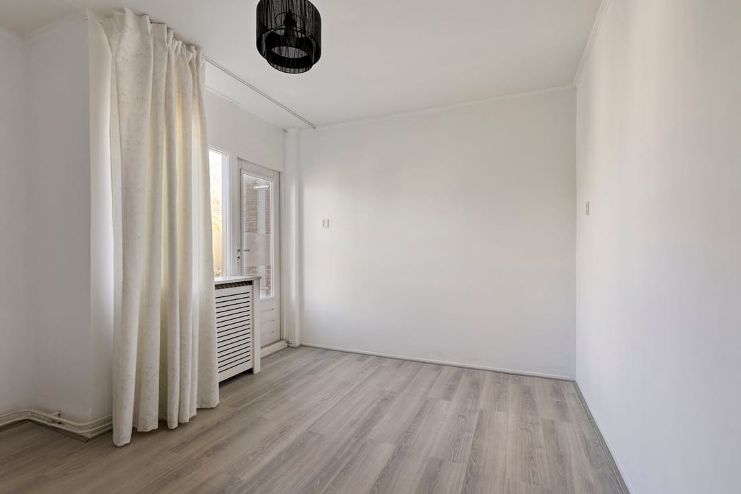 Photo 11 of Emmastraat 34