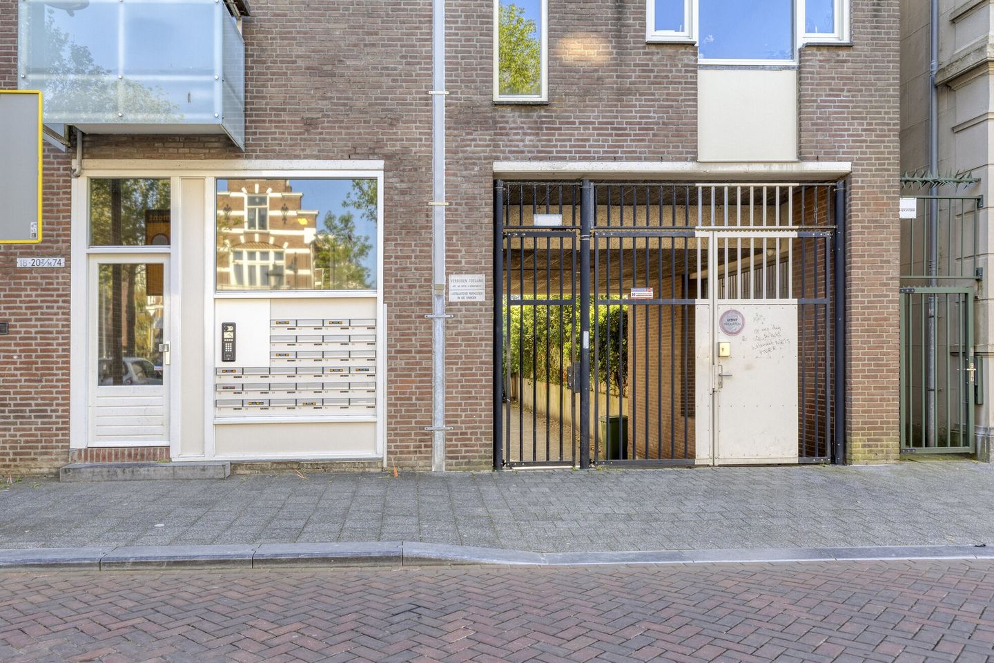 Photo 4 of Emmastraat 34
