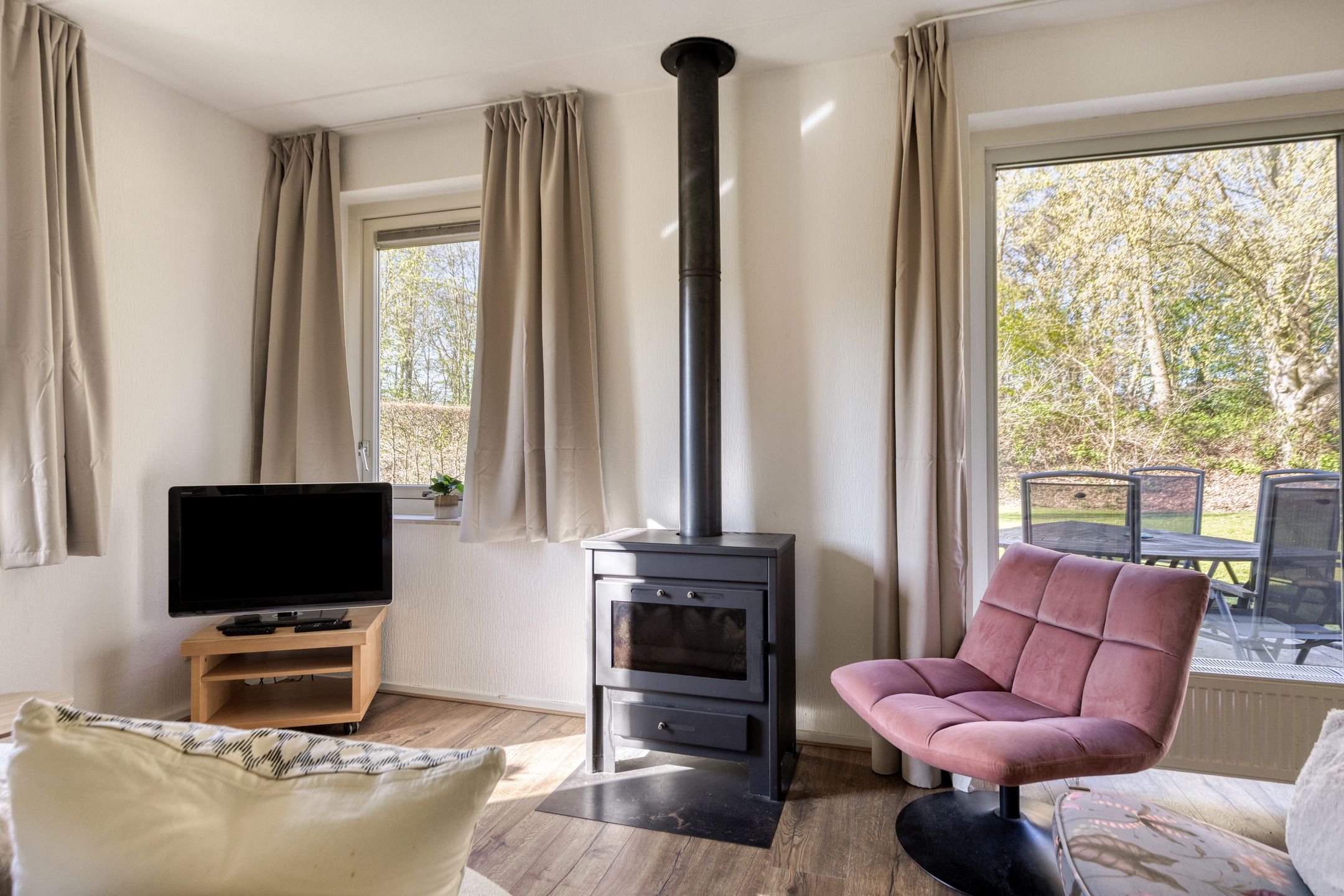 3-bedroom freehold villa in Sint Nicolaasga — photo 4 of 5