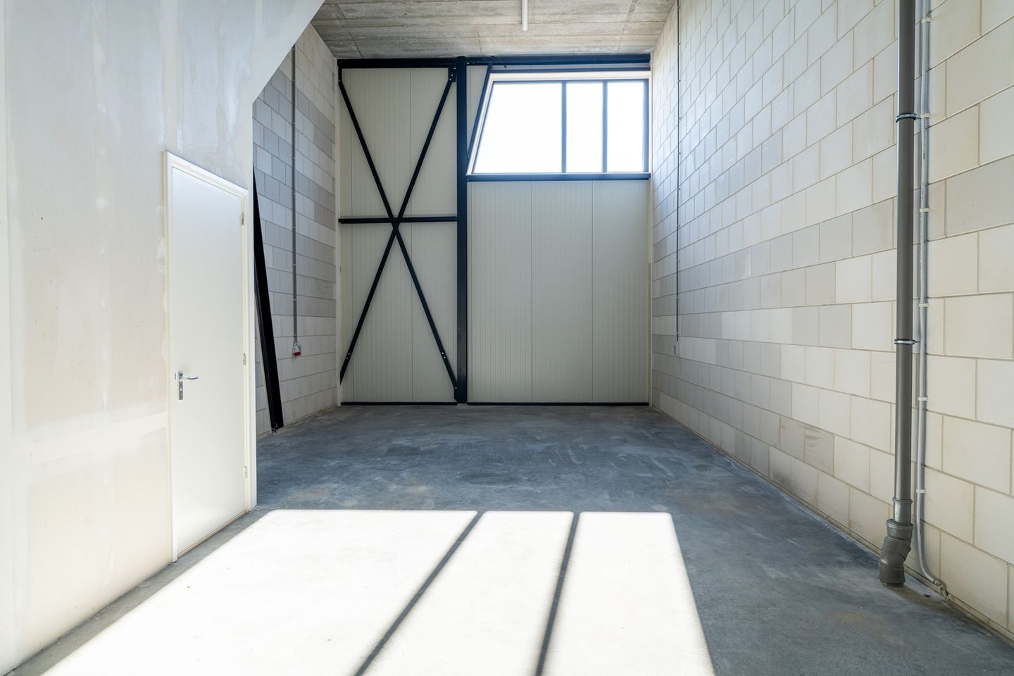 View photo 2 of Dijkleger 1-h