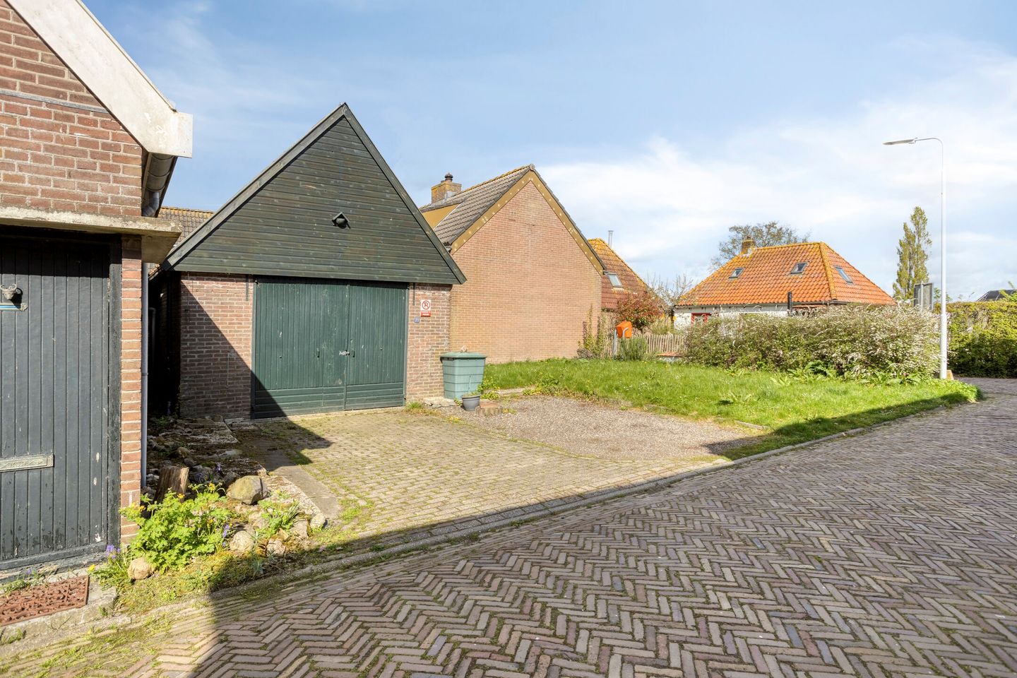 View photo 1 of Slijkenburg 23