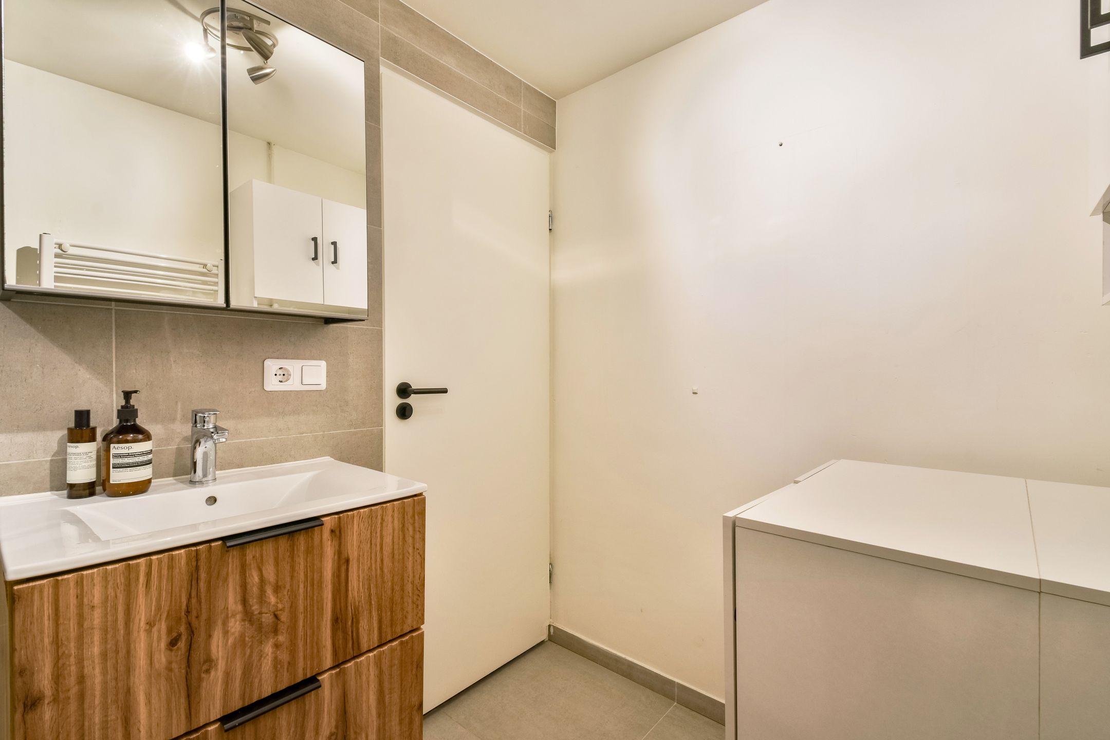 Ground floor apartment with sunny front garden in Amsterdam center — 12