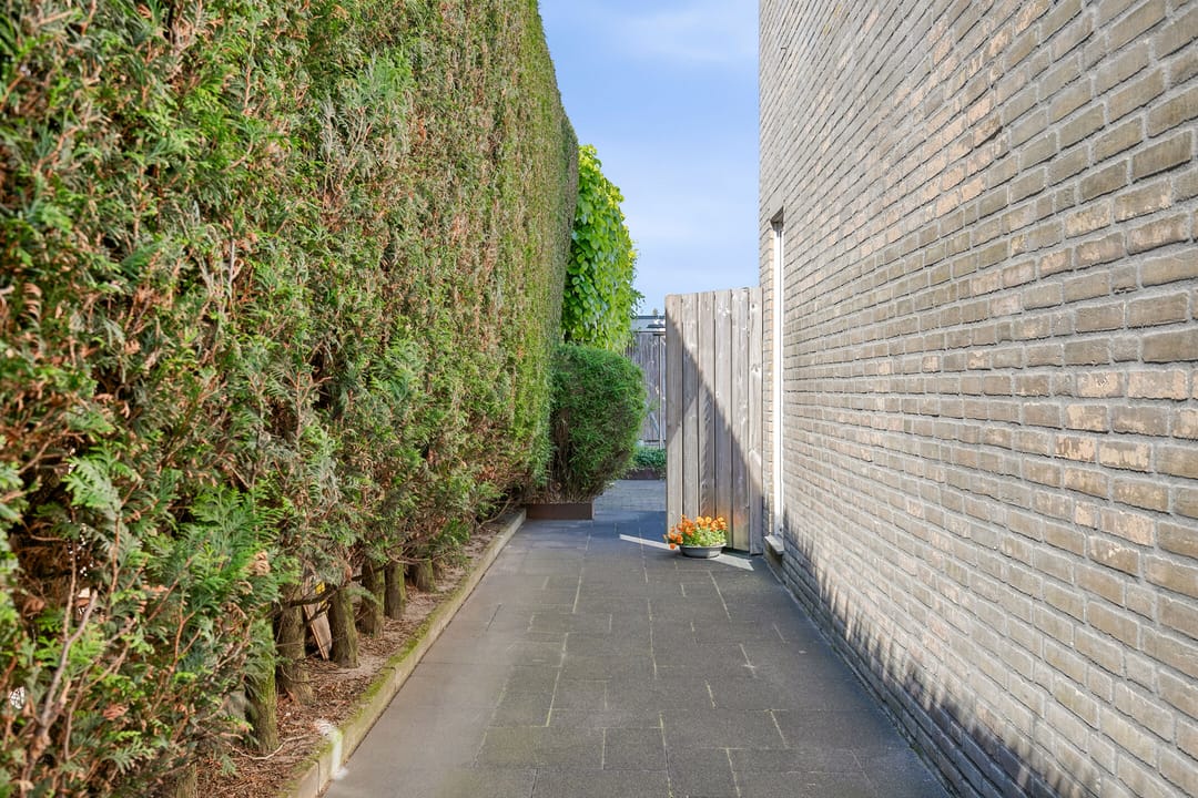 Photo 26 of Van Galenstraat 1