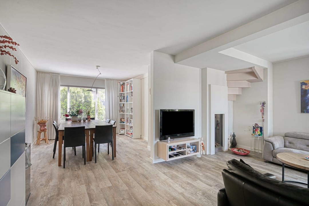 Photo 8 of Van Galenstraat 1