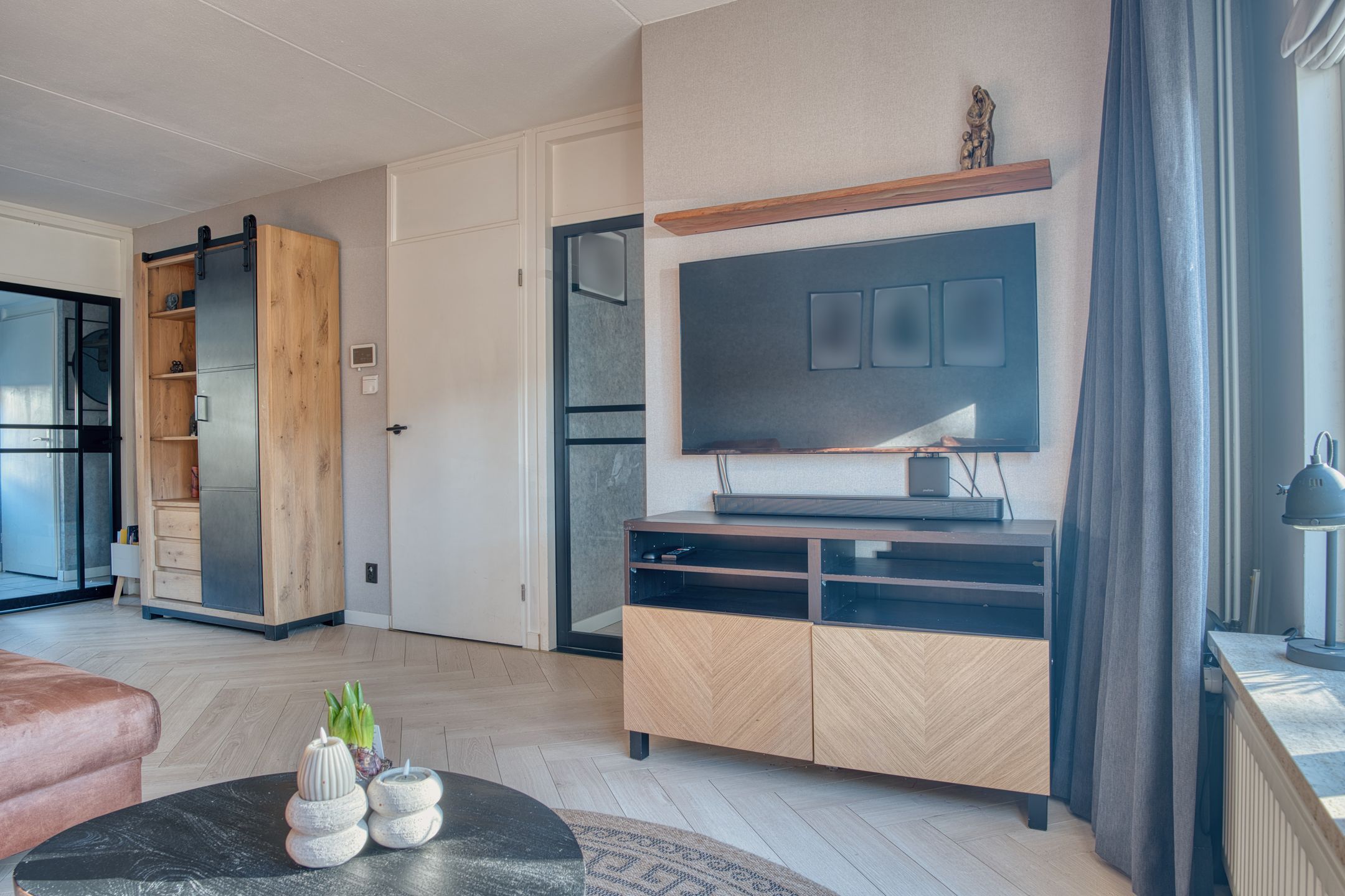 Move-in ready family home with four bedrooms in popular Zwijndrecht neighborhood — 12