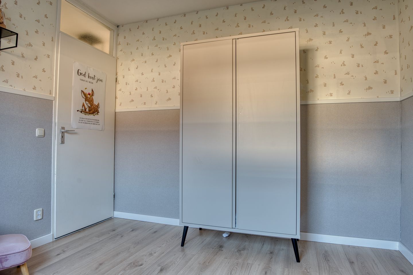 Move-in ready family home with four bedrooms in popular Zwijndrecht neighborhood — 34