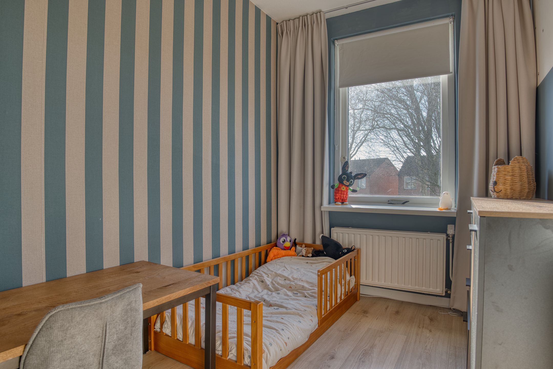 Move-in ready family home with four bedrooms in popular Zwijndrecht neighborhood — 27