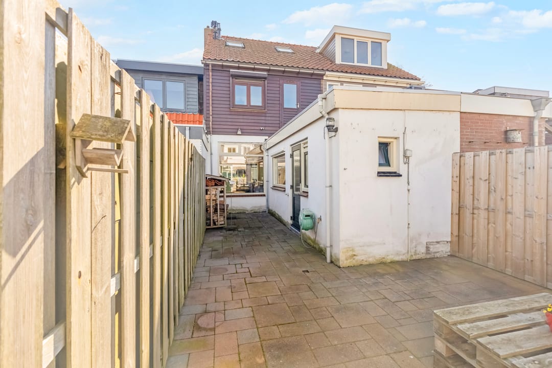 Photo 16 of Van Hogendorpstraat 43