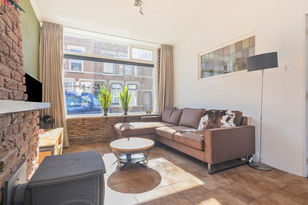 Photo 7 of Van Hogendorpstraat 43