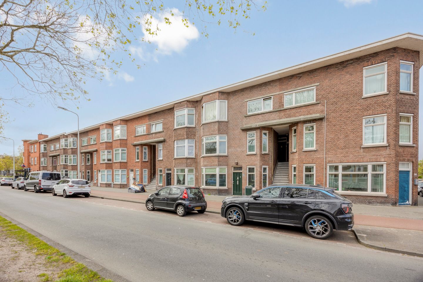 Photo 14 of Zuiderparklaan 469