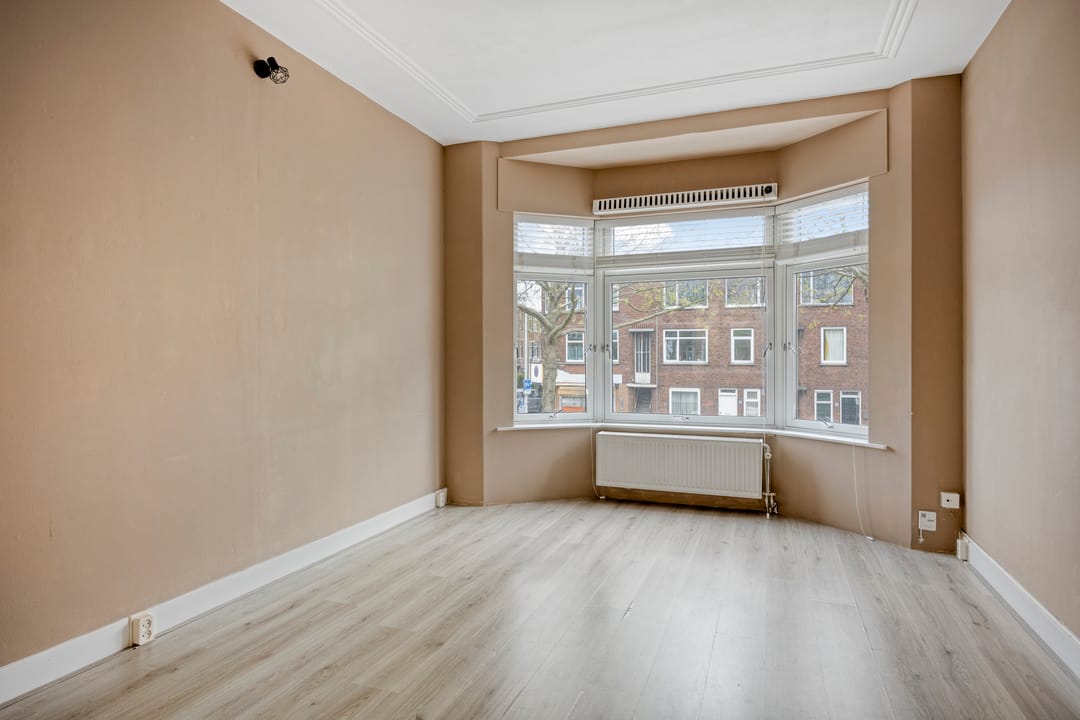 Photo 13 of Zuiderparklaan 469