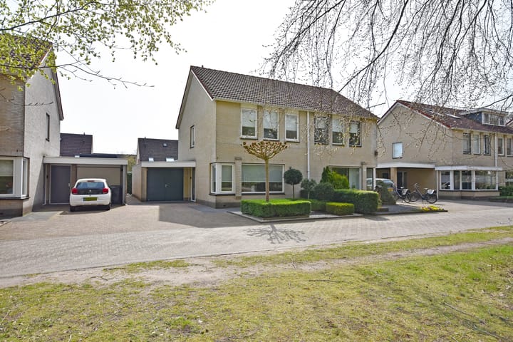 Photo 4 of Van der Ploegstrjitte 34