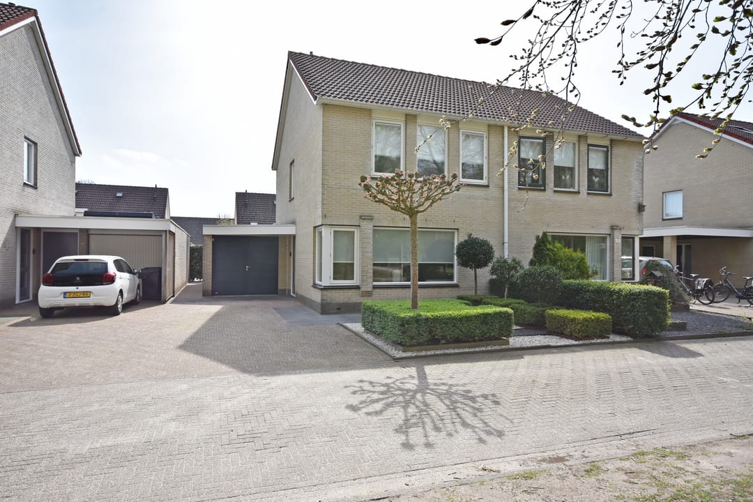 Photo 1 of Van der Ploegstrjitte 34