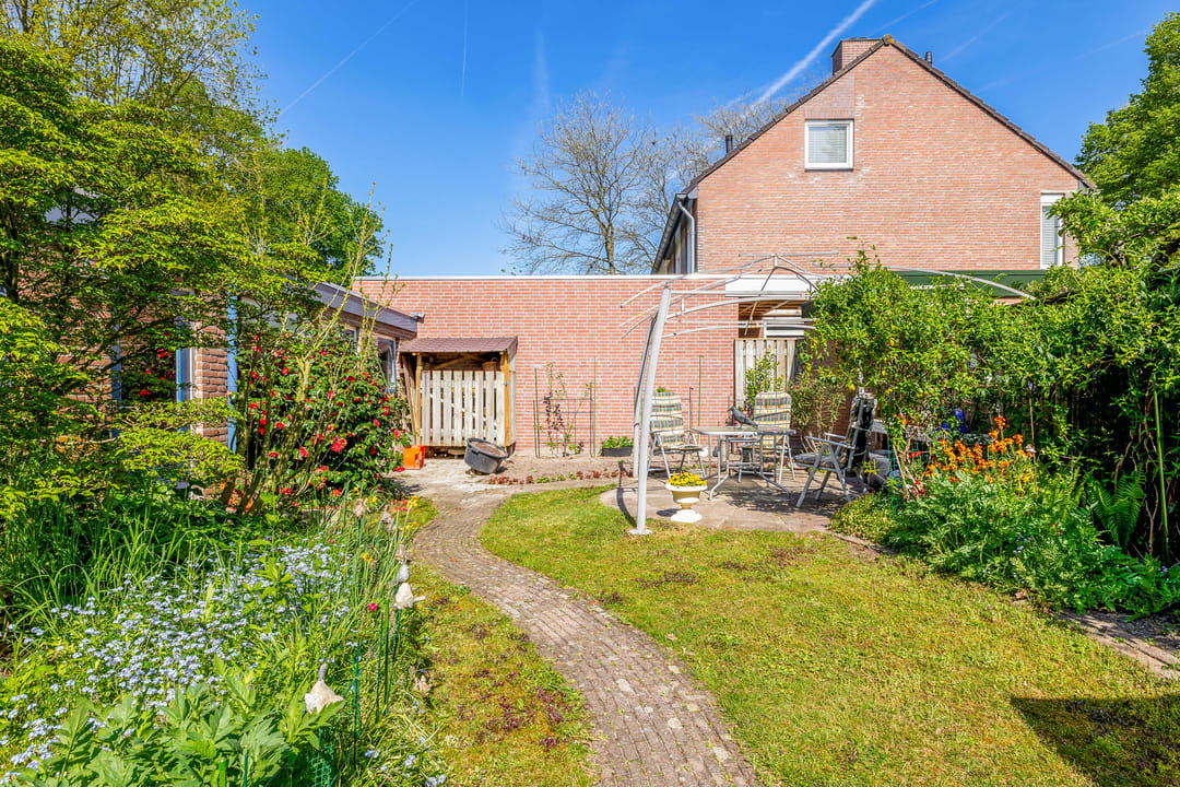 Photo 46 of Bergroosstraat 4