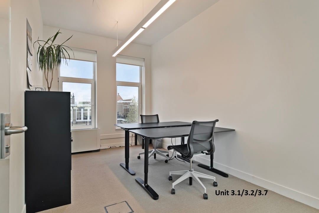 View photo 3 of Parklaan 8