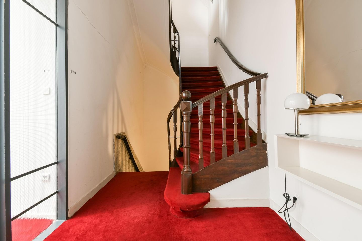 Luxurious Wide Apartment in Historic Monument with Water Views — 25