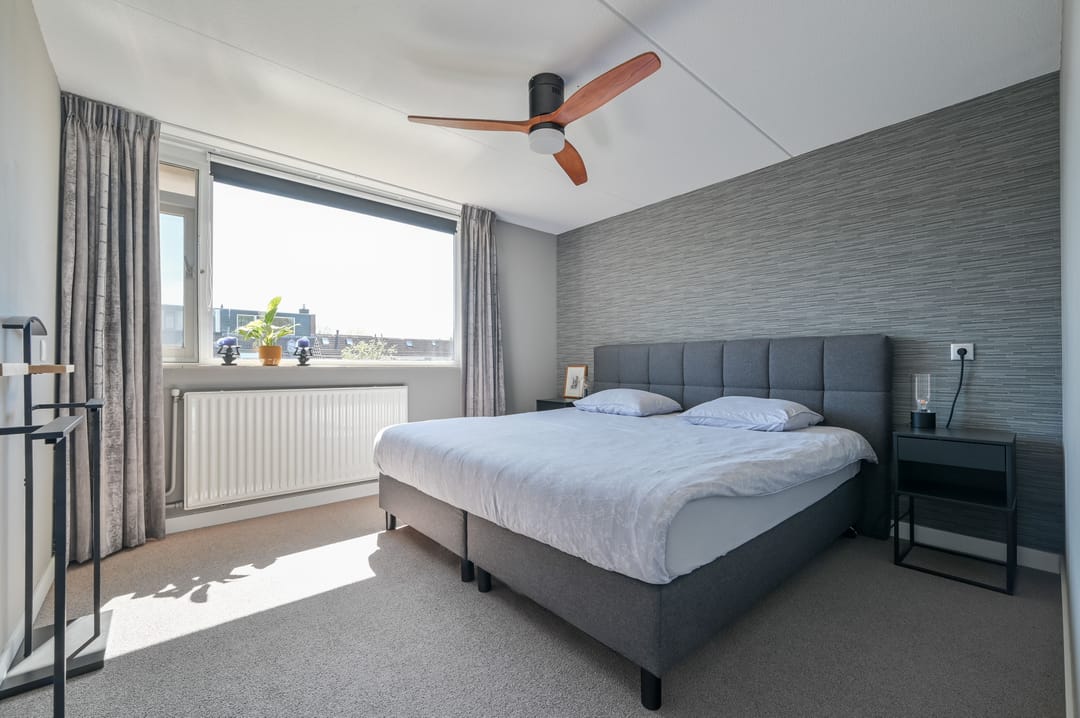 Spacious Energy-Efficient Family Home with Deep South-Facing Garden and Parking — 17
