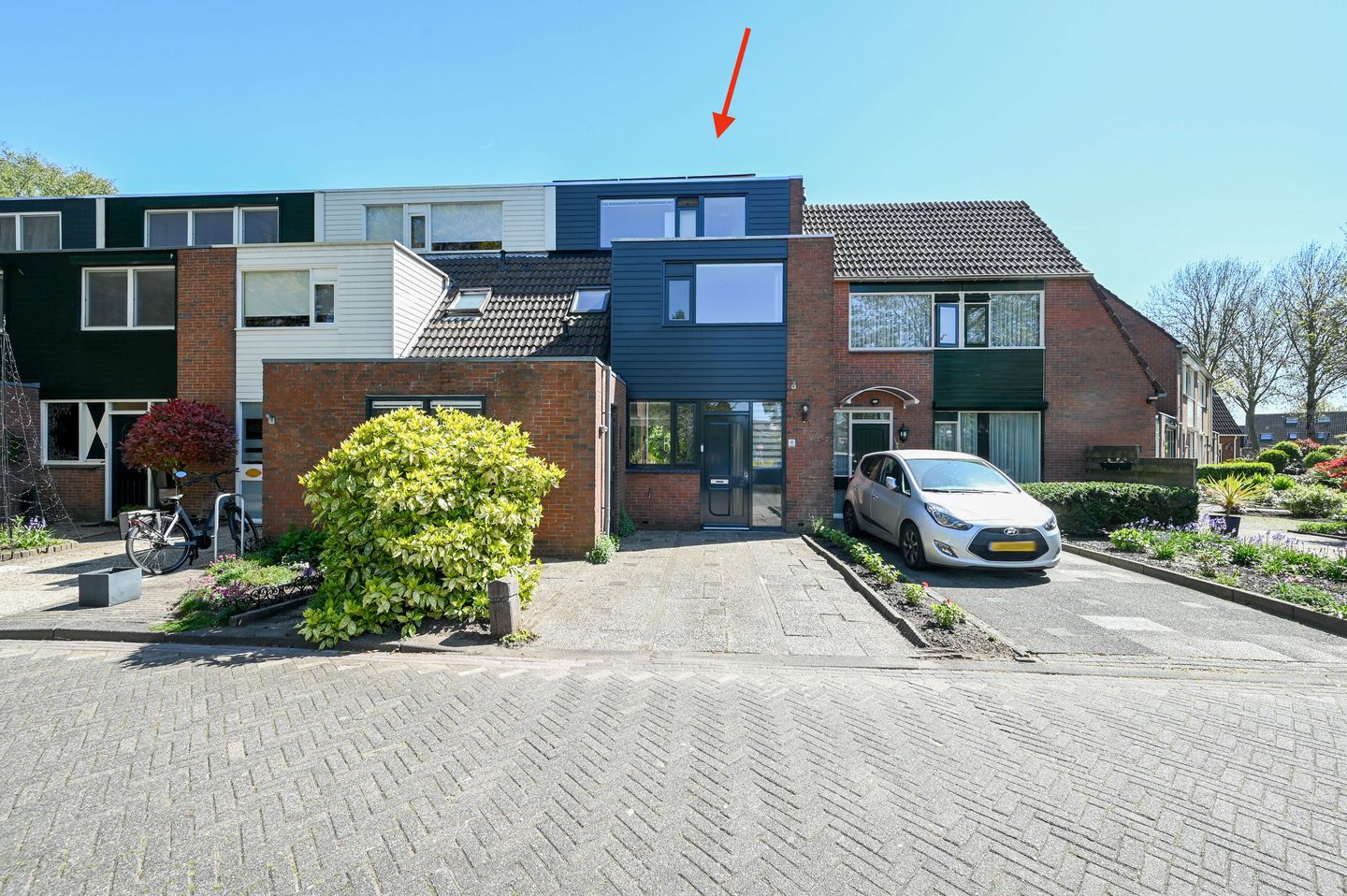 Spacious Energy-Efficient Family Home with Deep South-Facing Garden and Parking — 35