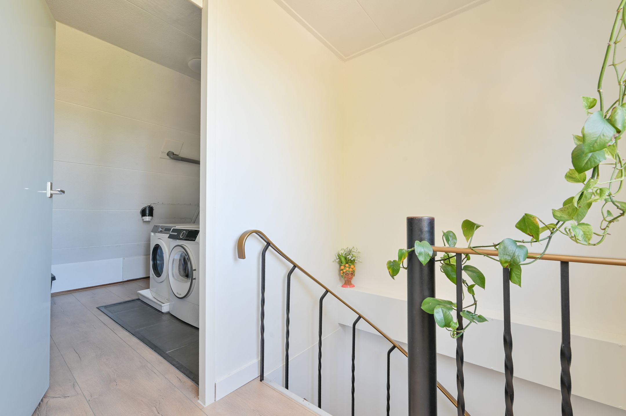 Spacious Energy-Efficient Family Home with Deep South-Facing Garden and Parking — 27
