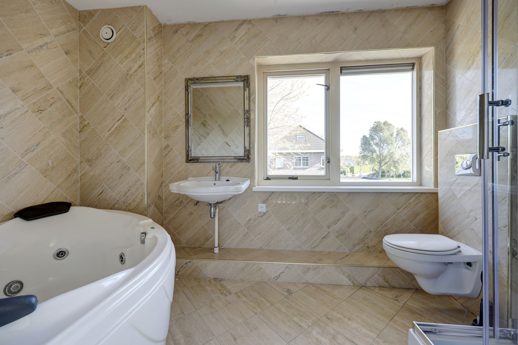 Spacious Villa in the Popular De Landerijen Neighborhood of Lelystad — 27