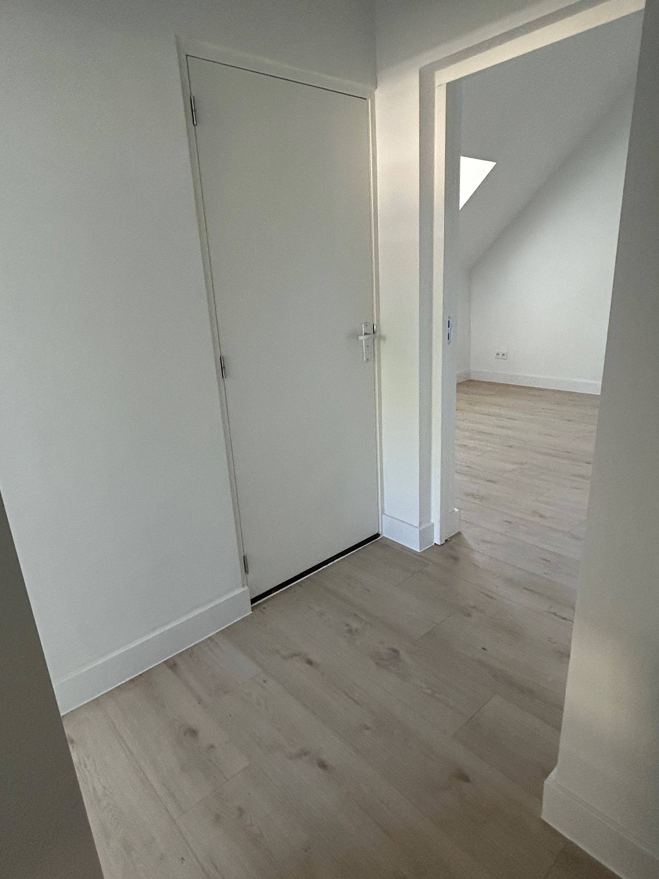 Fully Renovated Energy-Neutral Corner Home with Solar Panels and Floor Heating — 18