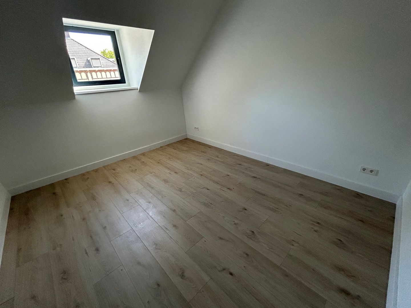 Fully Renovated Energy-Neutral Corner Home with Solar Panels and Floor Heating — 20