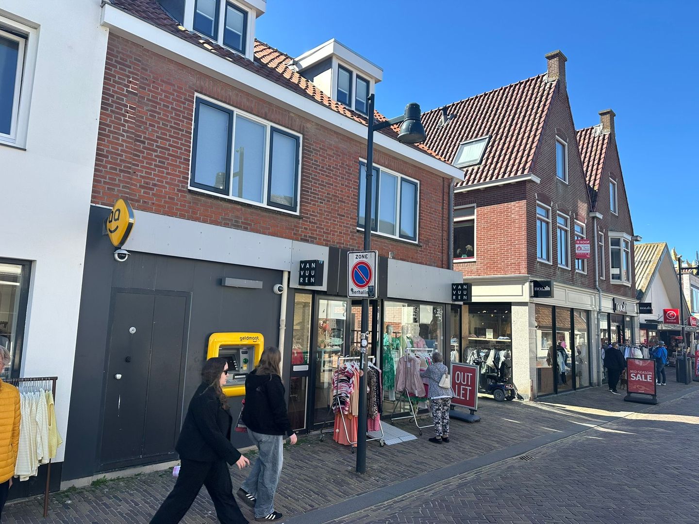 Bekijk foto 2 van Voorstraat 127