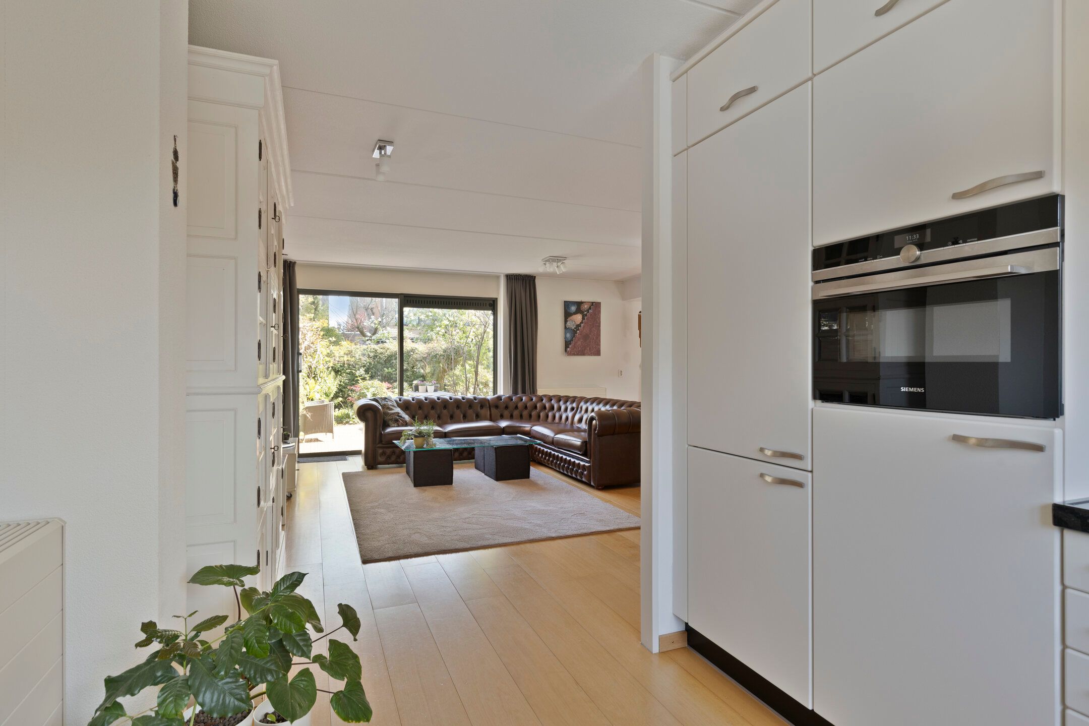 Spacious extended corner house with 5 bedrooms and roof terrace in Zuidwijk — 24