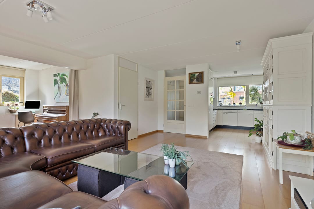 Spacious extended corner house with 5 bedrooms and roof terrace in Zuidwijk — 13