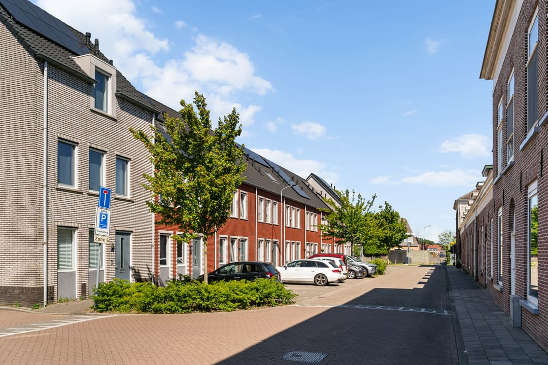 Photo 32 of Hoogendijkstraat 9