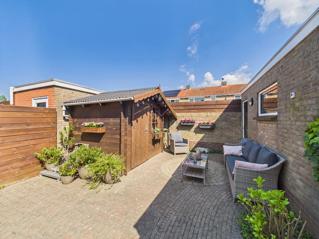 Photo 38 of Johannes Vermeerstraat 10