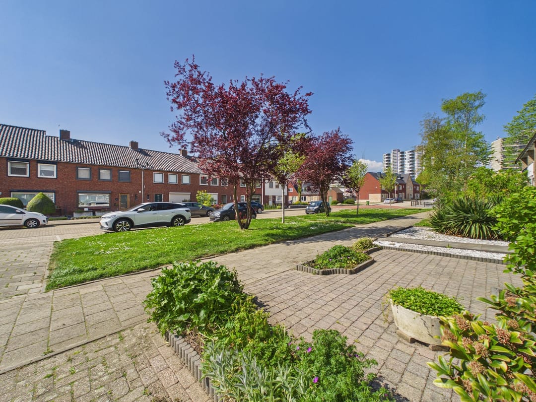 Photo 43 of Johannes Vermeerstraat 10