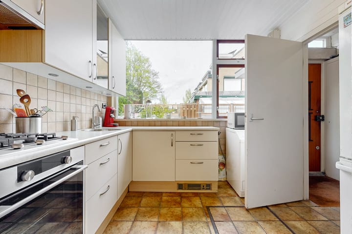 Photo 4 of Adriaen Brouwerstraat 16