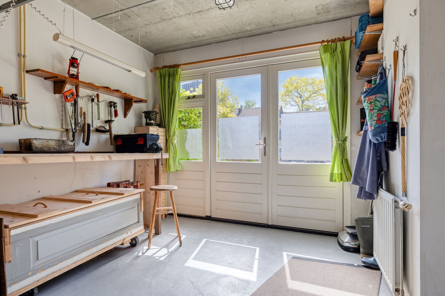 Spacious Semi-Detached Home with 6 Bedrooms and Large Garden in Leiden's Van Eijsingapark — 19